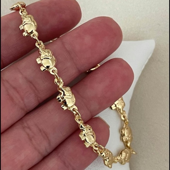 18k Gold Filled Elephant Bracelet - Picture 4 of 7